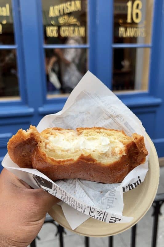 croque-glace-brioche-ice-cream-sandwich-epcot-france-urban