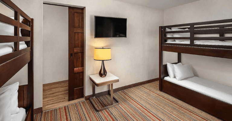 18 Hotels with Bunk Beds near Disneyland (2024)