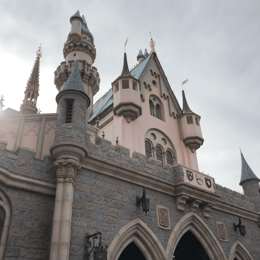 What is the cheapest time to go to Disneyland
